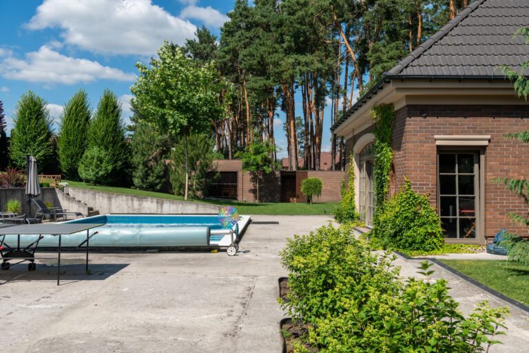 fiberglass vs concrete vs vinyl pools