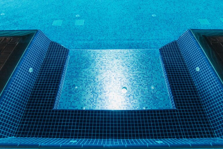 how to drain pool