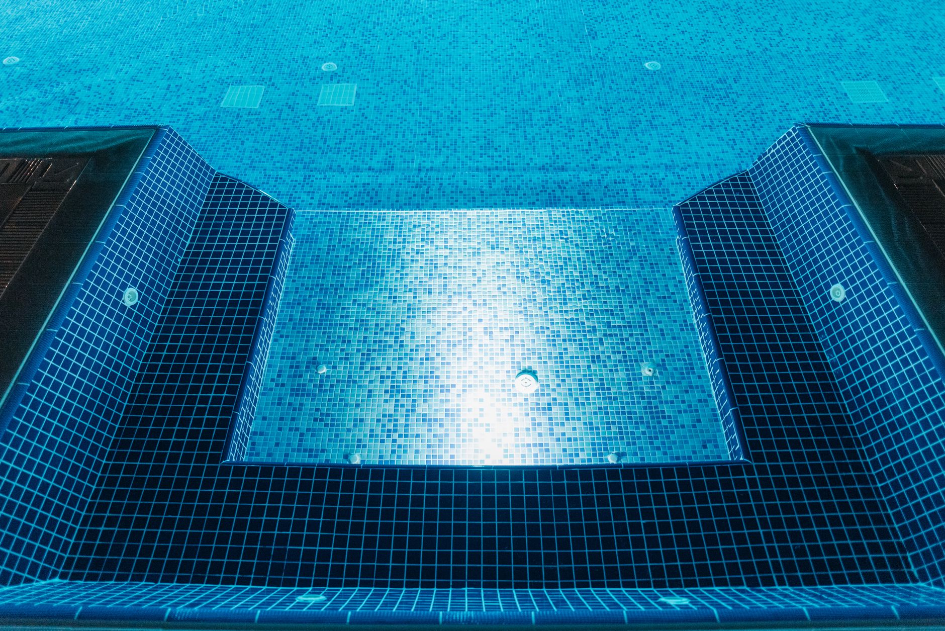 how to drain pool