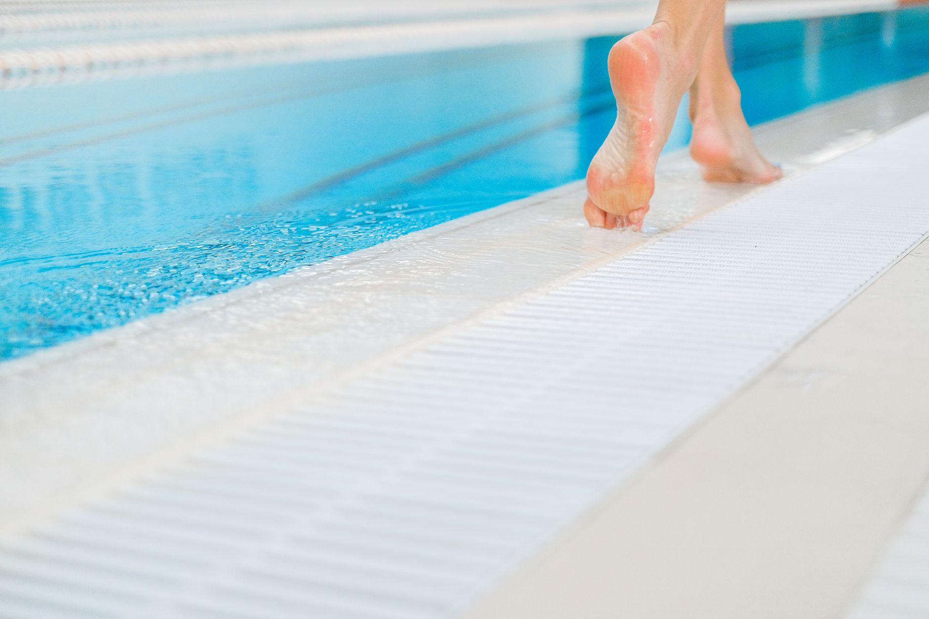 lower alkalinity in pool