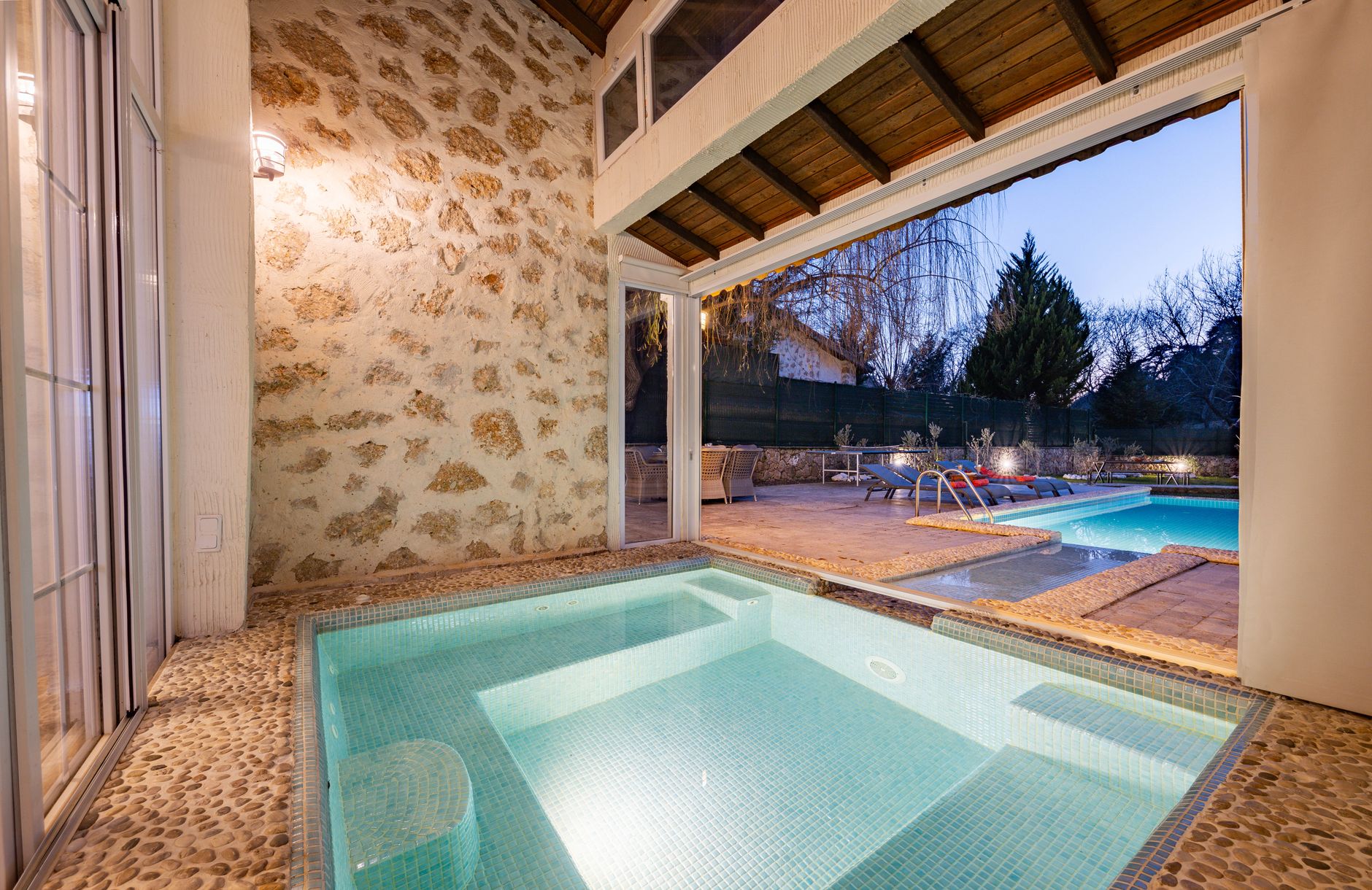 pool grotto 1
