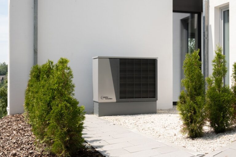 pool heater vs heat pump 1